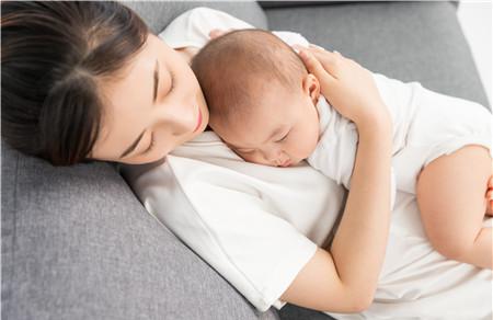 婴儿枕秃是什么原因引起的