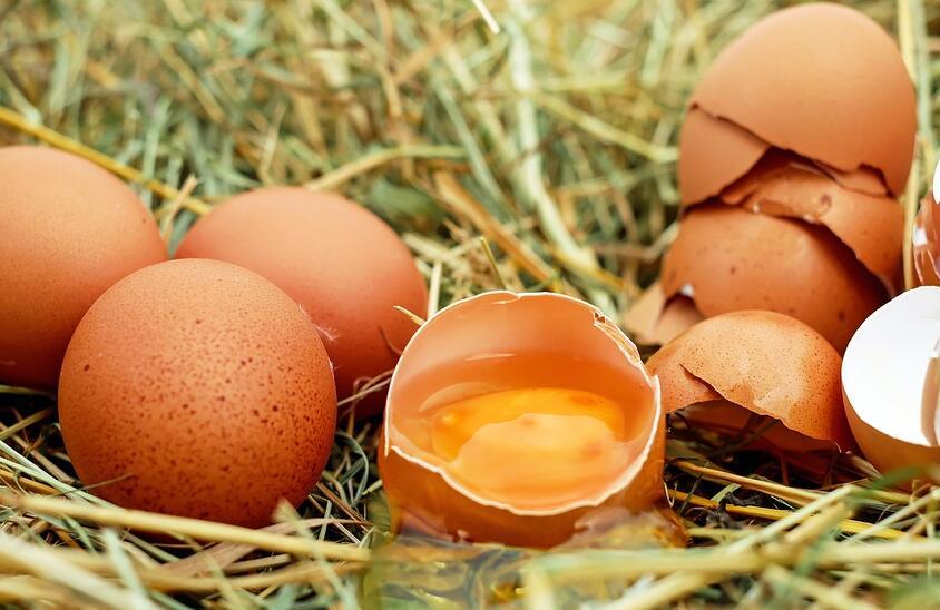鸡蛋怎么做护发素 三种自制鸡蛋护发配方