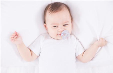 过度使用安抚奶嘴对宝宝有哪些危害