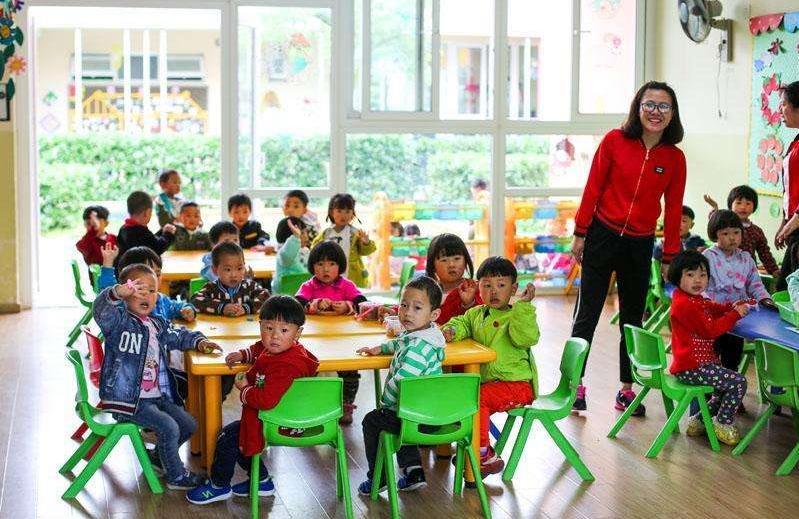 幼儿园美术甜甜的紫葡萄教案