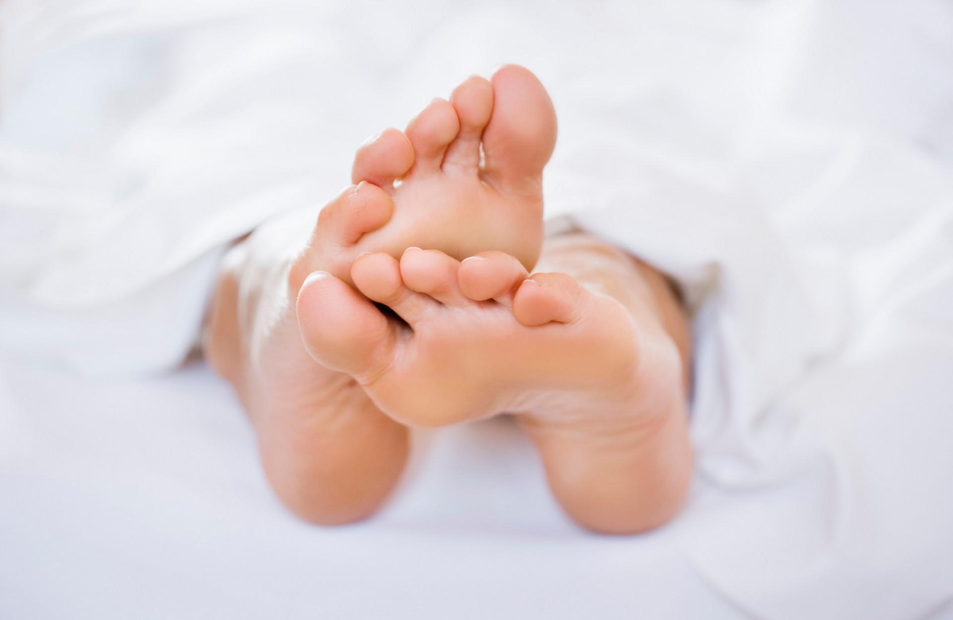产妇的脚为什么会脱皮 怎么改善保养脚部皮肤