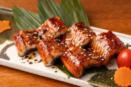 鳗鱼里面的黑色的能吃吗