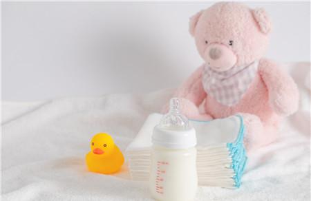 新生宝宝黄疸需要停母乳吗