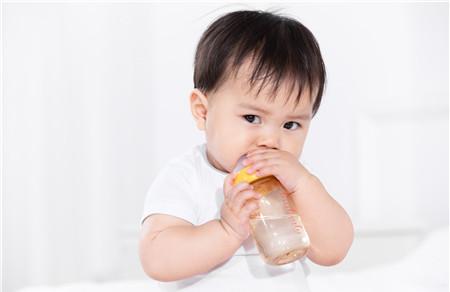 秋季宝宝健康饮水法则