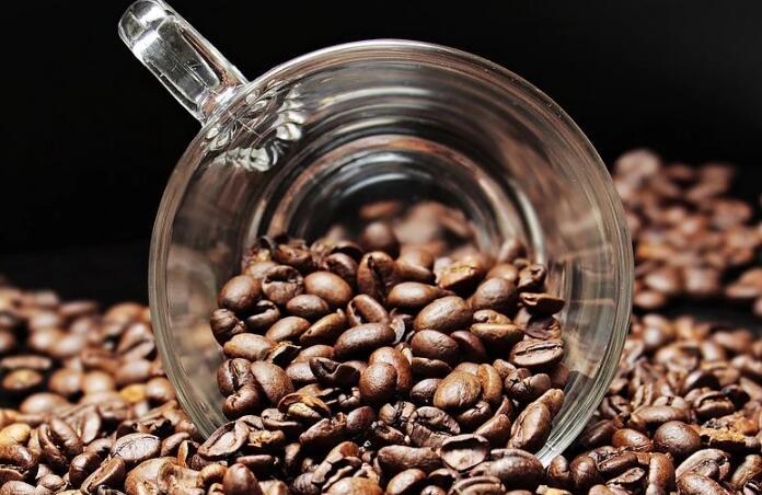 长期喝咖啡会导致便秘吗 咖啡饮用过量会导致身体水份大量流失