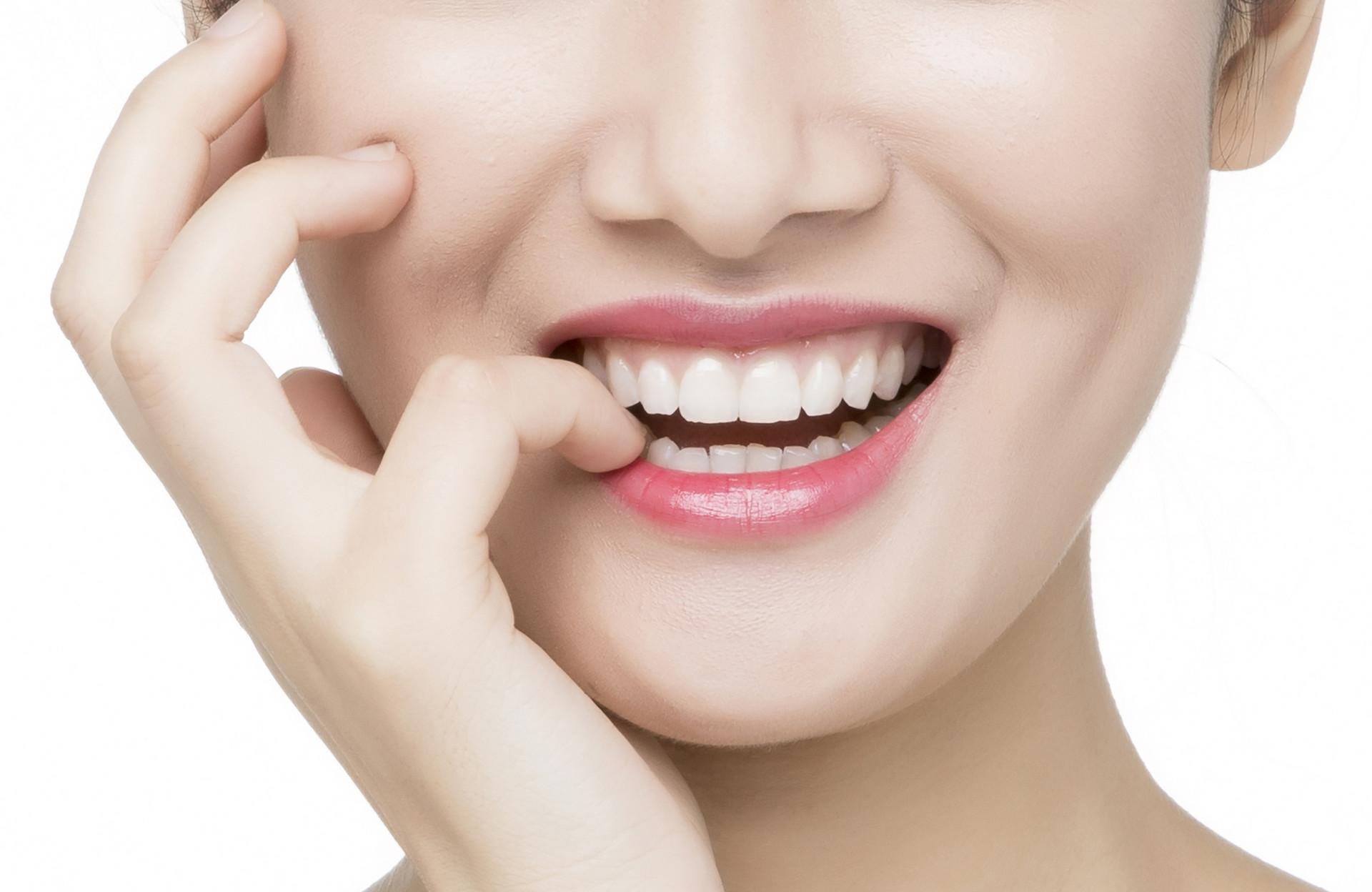 七种常见的伤牙习惯