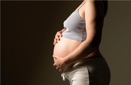 孕妇吸二手烟的危害有多大 8招让孕妈妈远离二手烟