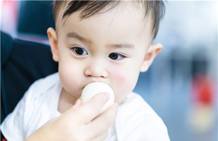 寶寶中耳炎分泌物有異味嗎 寶寶中耳炎有哪些癥狀