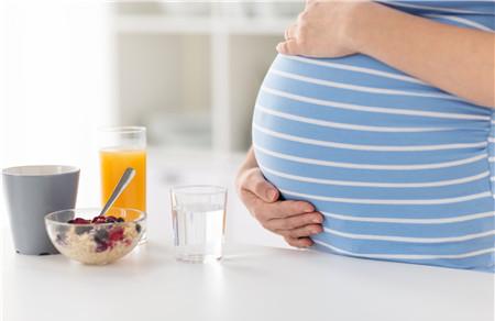 怀孕后应该少碰的四种蔬菜，对胎儿很不好，很多人还在吃