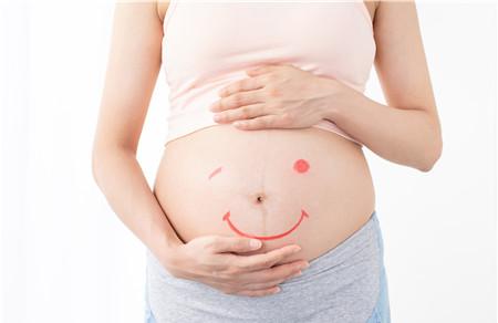 孕中期逆时针抚摸胎宝宝