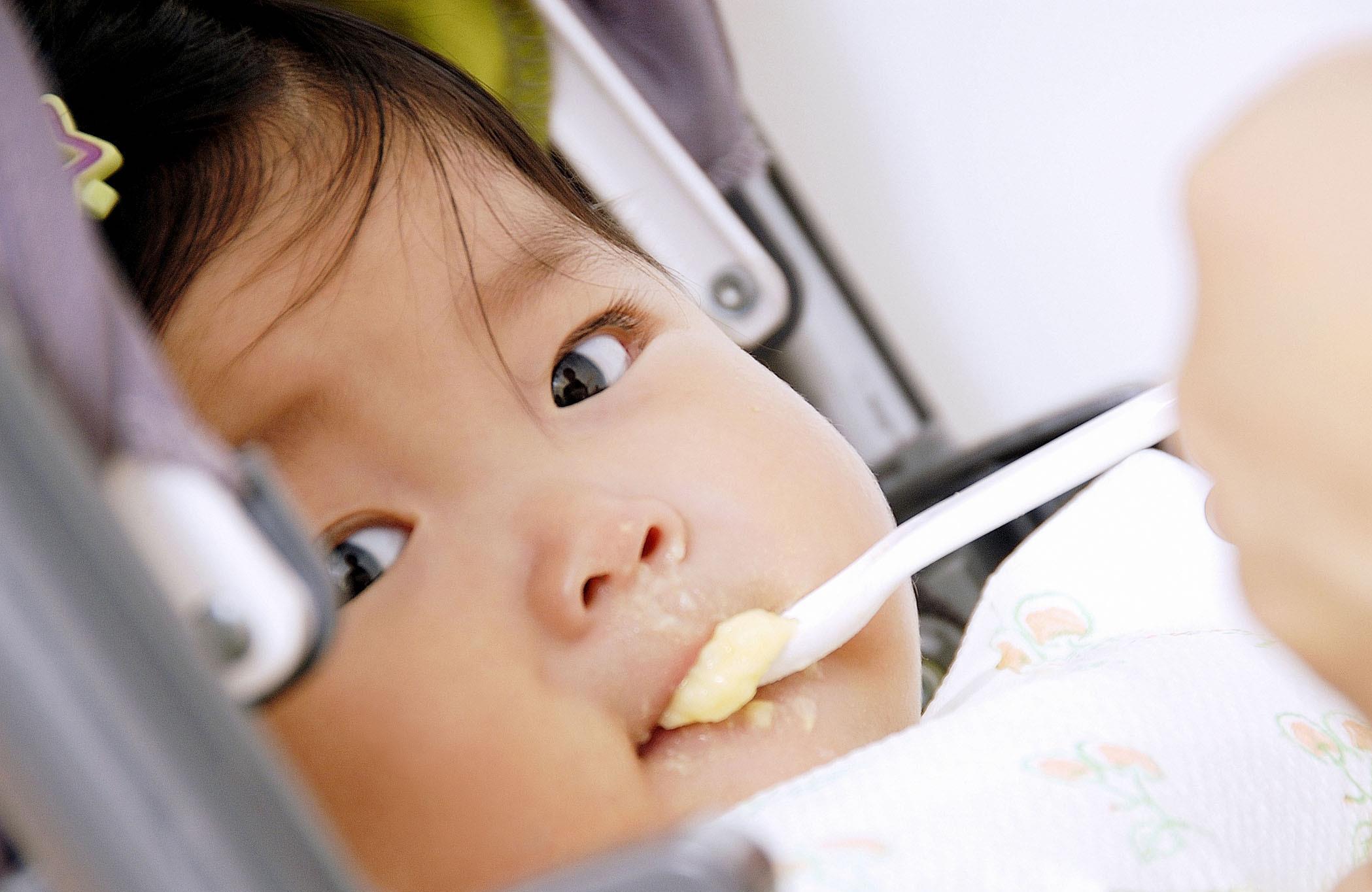 “小孩积食，脸先知”，若面部没有4种现象，恭喜孩子脾胃还不错