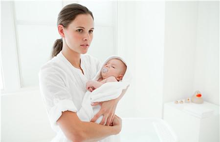 婴儿肚子不舒服怎么按摩 如何帮助宝宝推拿肚子