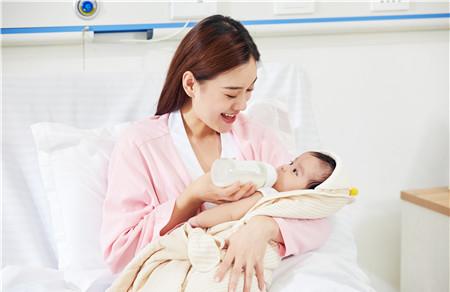 2个月婴儿能闻风油精吗 两个月宝宝可以使用风油精吗