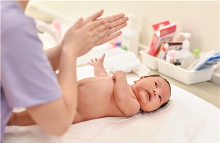 宝宝十一天黄疸正常值 宝宝黄疸正常值是多少