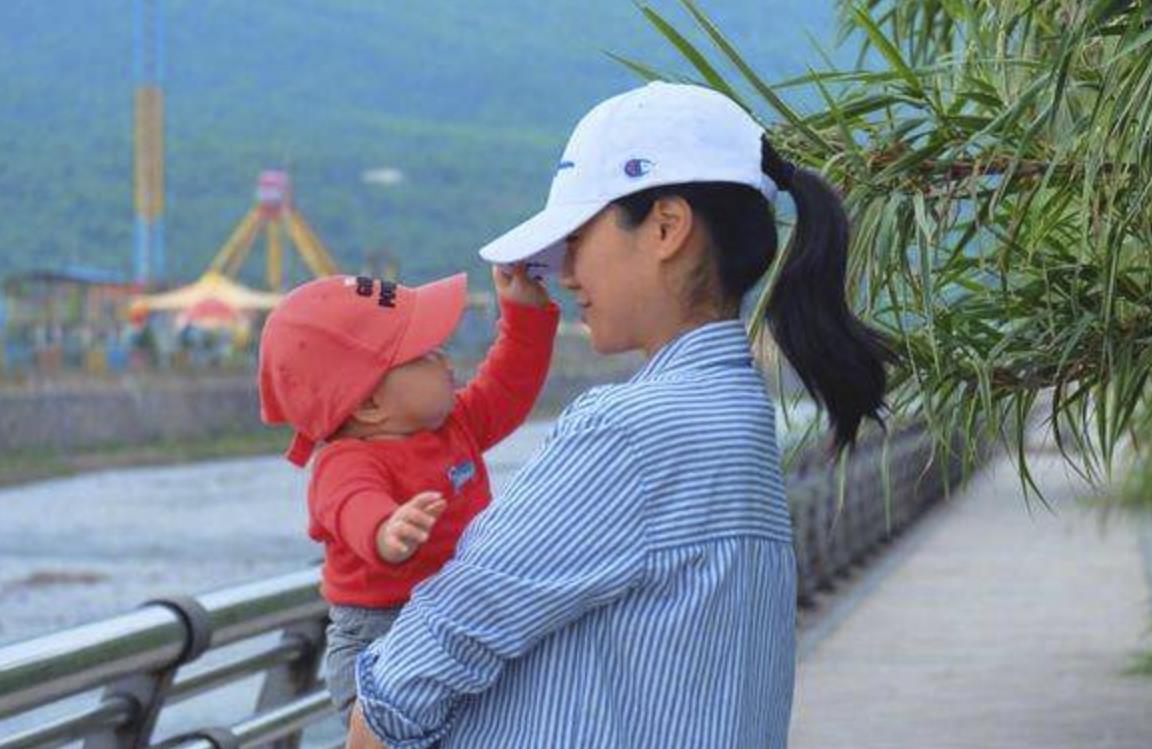 为啥姑姑、小姨成了“带娃首选”？娱乐式带娃效果满分，暴赞！