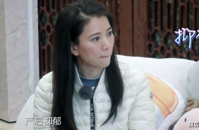 为什么女人产后容易抑郁？这背后的原因不容忽视，家人要重视