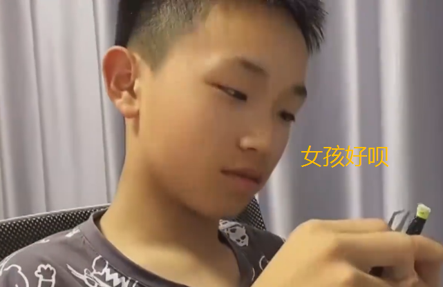 “这辈子就废了”，男孩说出二胎弟弟无奈的一生，妈妈哭笑不得