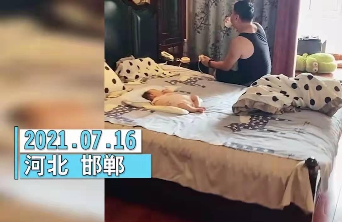 河北男子偷喝奶瓶里的母乳被抓现行！妻子一番话叫男子尴尬捂脸