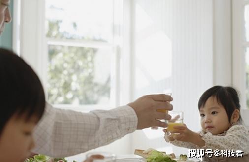 3~6岁孩子挑食很严重？宝妈分享小妙招，叫宝宝轻松爱上吃饭