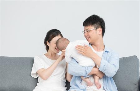 怎么减少宝宝吐奶？