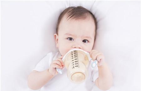 宝宝可以直接喝三段奶粉吗