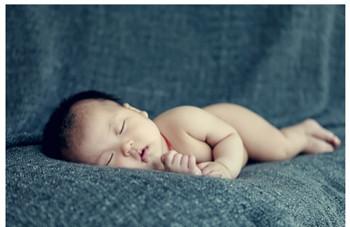 婴儿最有安全感的睡姿