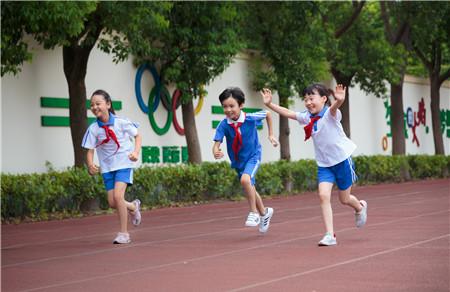 关于春季大学校运会加油稿