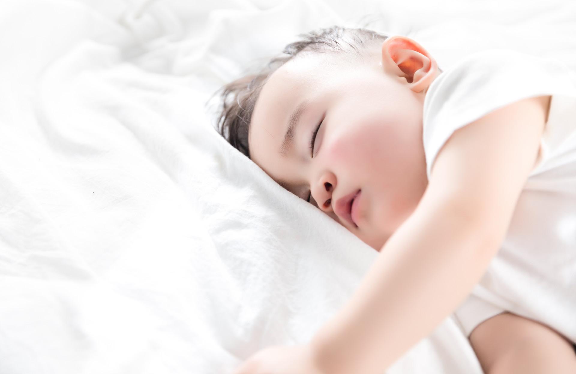 婴儿般的睡眠是什么梗